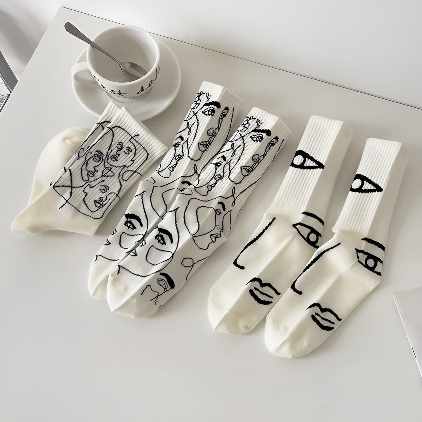Atelier Line Art Socks